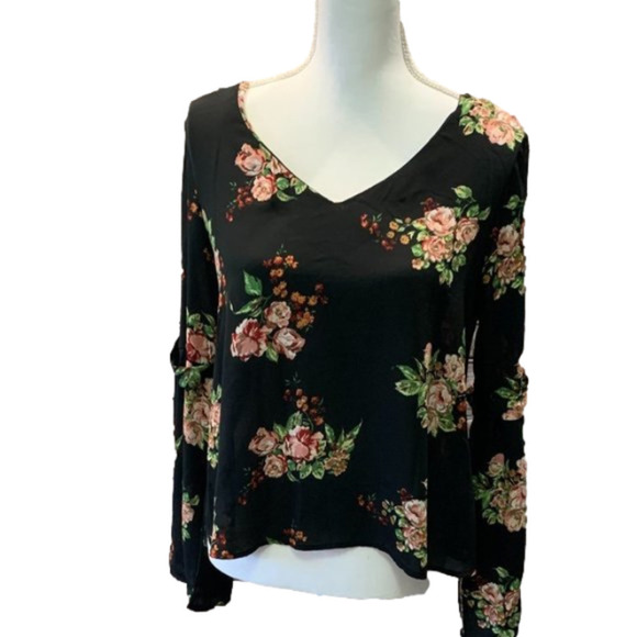 🔥🔥SALE🔥🔥Lily ROSE Black Blouse With Roses With Bell Sleeve - Picture 1 of 7